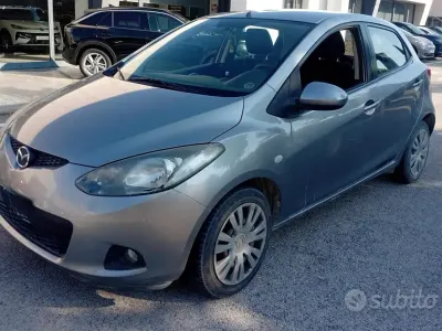 Usata Mazda 2 68 CV (50 kW) 2009 Grigio Utilitaria