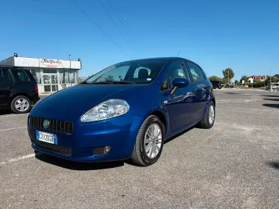 Usata Fiat Grande Punto Active 90 CV (66 kW) 2005 Blu Utilitaria