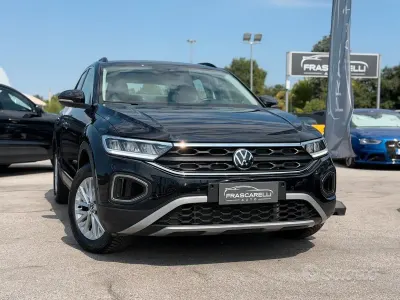 Usata VW T-Roc Life 150 CV (110 kW) 2024 Nero SUV