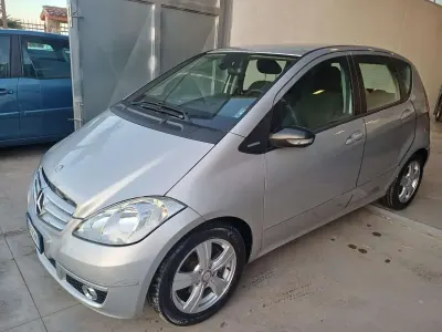 Usata Mercedes A160 Premium 82 CV (60 kW) 2012 Grigio Utilitaria
