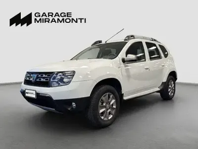 Usata Dacia Duster Lauréate 105 CV (77 kW) 2015 Bianco SUV
