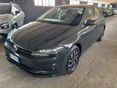 Usata VW Polo Trendline 65 CV (47 kW) 2017 Grigio Berlina
