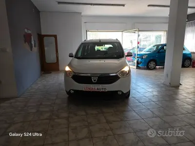 Usata Dacia Lodgy Ambiance 107 CV (78 kW) 2015 Bianco Monovolume