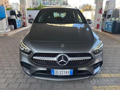 Usata Mercedes B200 Premium 150 CV (110 kW) 2021 Grigio Monovolume