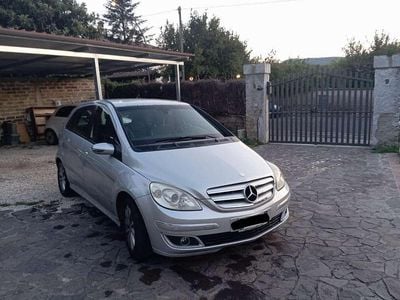 Mercedes B180