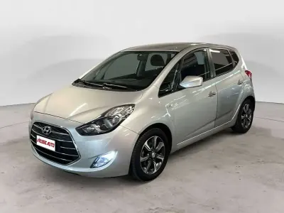 Usata Hyundai ix20 118 CV (86 kW) 2020 Argento Utilitaria