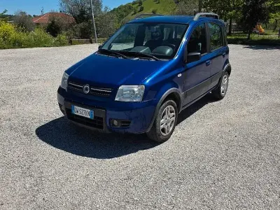 Usata Fiat Panda Climbing 60 CV (44 kW) 2009 Blu Utilitaria
