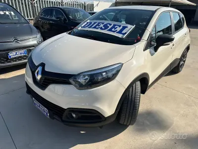 Usata Renault Captur 90 CV (66 kW) 2014 Beige SUV