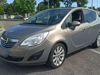 Usata Opel Meriva Cosmo 140 CV (102 kW) 2010 Grigio Monovolume