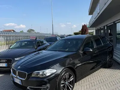 Usata BMW 520 Luxury Line 190 CV (139 kW) 2015 Nero Berlina