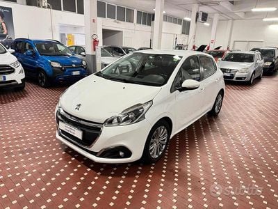 Bianco Usata 2016 Peugeot 208 Allure Utilitaria | 6200 € (Buon prezzo)