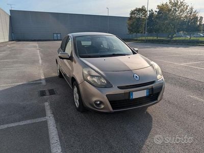 Usata Renault Clio II 75 CV (55 kW) 2010 Berlina