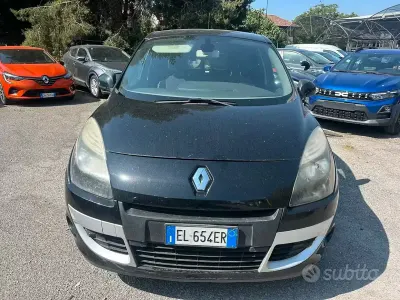 Usata Renault Scénic III 110 CV (80 kW) 2012 Nero Monovolume