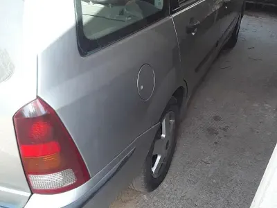 Usata Ford Focus S 100 CV (73 kW) 2005 Grigio Station wagon