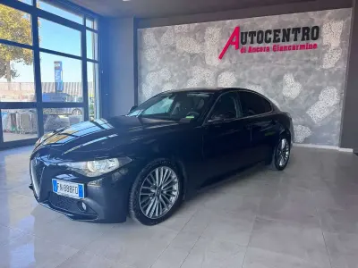Usata Alfa Romeo Giulia Sprint 150 CV (110 kW) 2017 Nero Berlina
