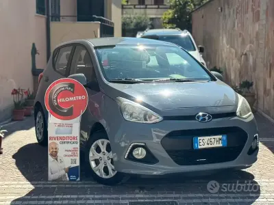 Gebraucht Hyundai i10 Classic 67 PS (49 kW) 2013 Grau Kleinwagen