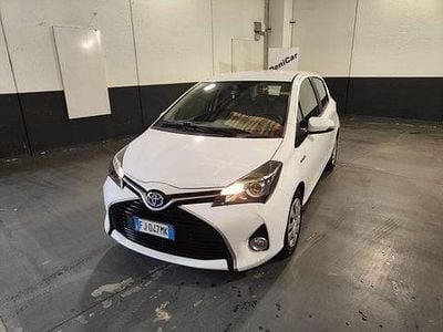 Bianco Usata 2017 Toyota Yaris Hybrid Business Edition Utilitaria | 11.990 € (Buon prezzo)