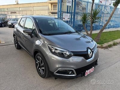 Usata Renault Captur 89 CV (65 kW) 2014 Grigio SUV