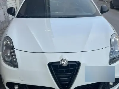 Usata Alfa Romeo Giulietta 105 CV (77 kW) 2010 Bianco Utilitaria