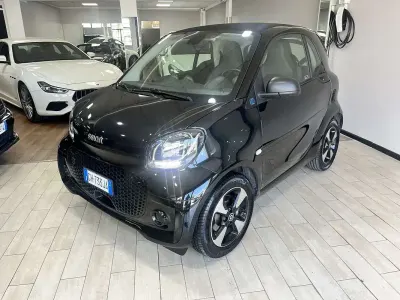 Usata Smart ForTwo Coupé Passion 41 kW (56 CV) 2022 Nero Utilitaria