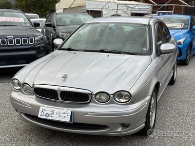 Usata Jaguar X-type Luxury 131 CV (96 kW) 2004 Grigio Berlina