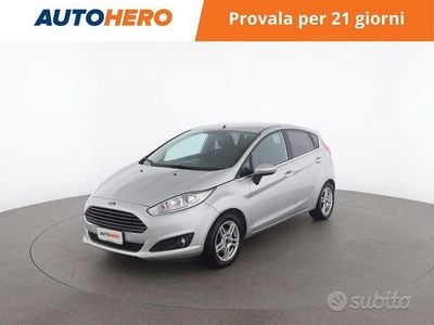 Usata Ford Fiesta 95 CV (69 kW) 2015 Grigio Berlina
