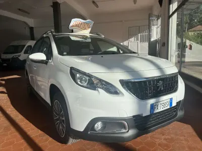 Usata Peugeot 2008 Active 83 CV (61 kW) 2019 Bianco SUV