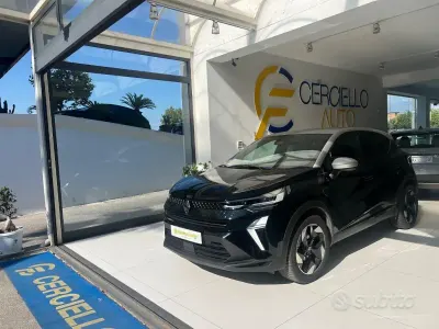 Usata Renault Captur Techno 91 CV (66 kW) 2025 Nero grigio metallizzato SUV