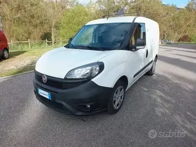 Begagnad Fiat Doblò 105 HK (77 kW) 2021 Vit Minibuss