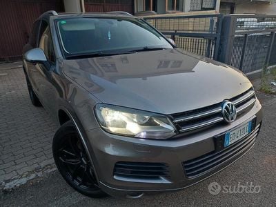 Usata VW Touareg 240 CV (176 kW) 2011 Grigio SUV