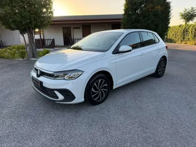 Usata VW Polo Life 95 CV (69 kW) 2022 Bianco Utilitaria