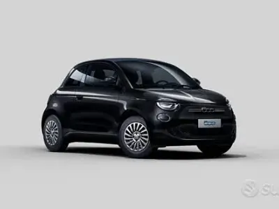 Nuova Fiat 500e Red 86 kW (118 CV) 2025 Argento Cabrio
