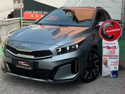 Usado Kia XCeed 136 CV (100 kW) 2022 Gris SUV