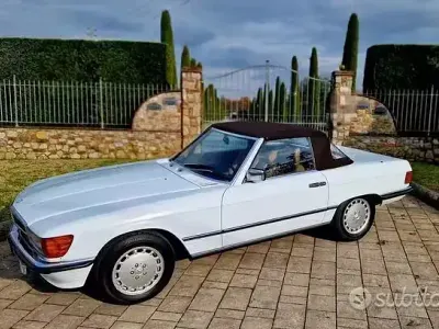Usata Mercedes SL300 188 CV (138 kW) 1987 Bianco Cabrio