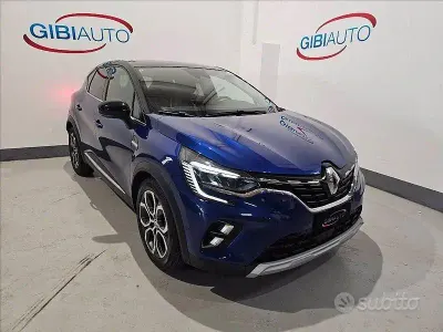 Usata Renault Captur Techno 100 CV (73 kW) 2023 Blu chiaro SUV