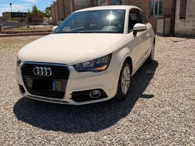 Usata Audi A1 Attraction 86 CV (63 kW) 2011 Bianco Utilitaria