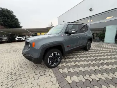 Usata Jeep Renegade Trailhawk 170 CV (125 kW) 2015 Grigio SUV