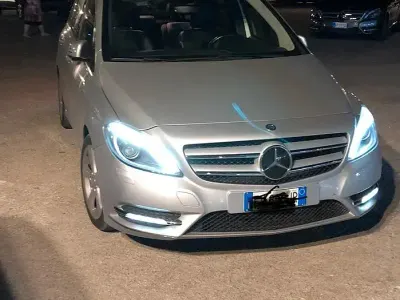 Käytetty Mercedes B200 136 HP (100 kW) 2014 Tila-auto
