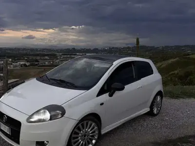 Usata Fiat Grande Punto Dynamic 90 CV (66 kW) 2009 Utilitaria