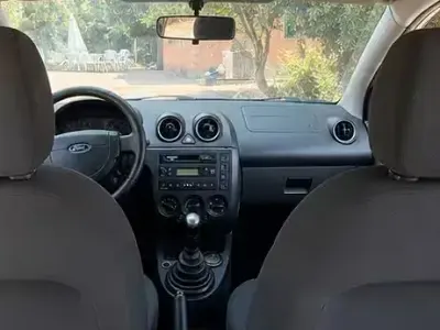Usata Ford Fiesta 68 CV (50 kW) 2002 Grigio Utilitaria
