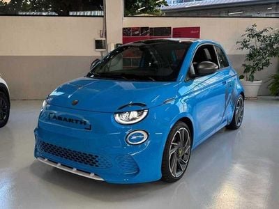 Usata Abarth 500e Turismo 85 kW (116 CV) 2023 Blu Utilitaria
