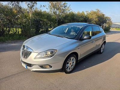 Usata Lancia Delta 165 CV (121 kW) 2010 Grigio Utilitaria