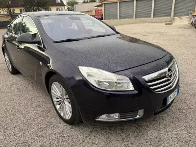Usata Opel Insignia Cosmo 160 CV (117 kW) 2012 Nero Berlina