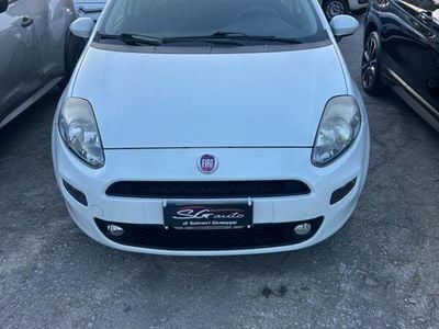 Usata Fiat Punto Street 85 CV (62 kW) 2014 Bianco Utilitaria