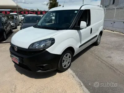 Usata Fiat Doblò 105 CV (77 kW) 2019 Bianco Monovolume