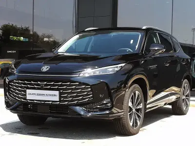 Usata MG HS Luxury 224 CV (164 kW) 2025 Nero SUV