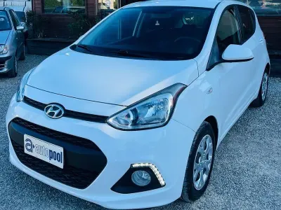 Usata Hyundai i10 Comfort 66 CV (48 kW) 2015 Beige Utilitaria