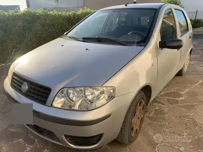 Usata Fiat Punto 60 CV (44 kW) 2004 Grigio Utilitaria