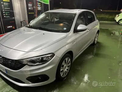 Usata Fiat Tipo 95 CV (69 kW) 2018 Grigio Berlina