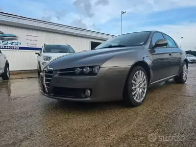 Usata Alfa Romeo 159 Ti 150 CV (110 kW) 2009 Grigio Berlina
